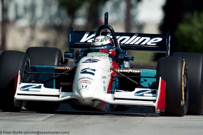 Photo: Gil de Ferran - Walker Racing - Reynard 98i - Honda