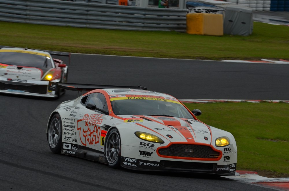 Hiroki YoshimotoKazuki Hoshino - A Speed - Aston Martin V8 Vantage GT2