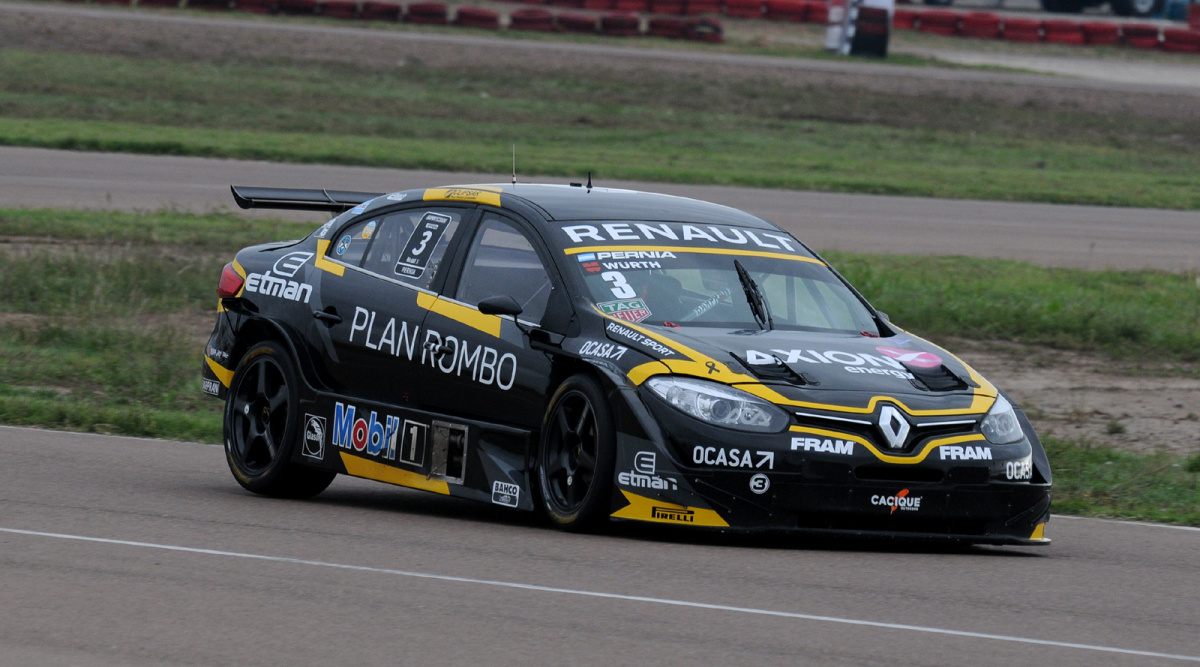 Leonel Pernía - Ambrogio Racing - Renault Fluence II RPE V8