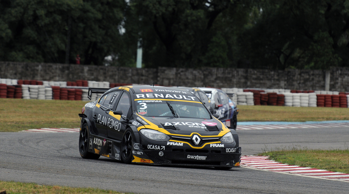 Leonel Pernía - Ambrogio Racing - Renault Fluence II RPE V8