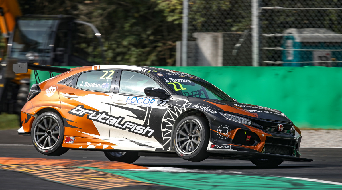 Josh Burdon - Brutal Fish Racing Team - Honda Civic Type R TCR (II)