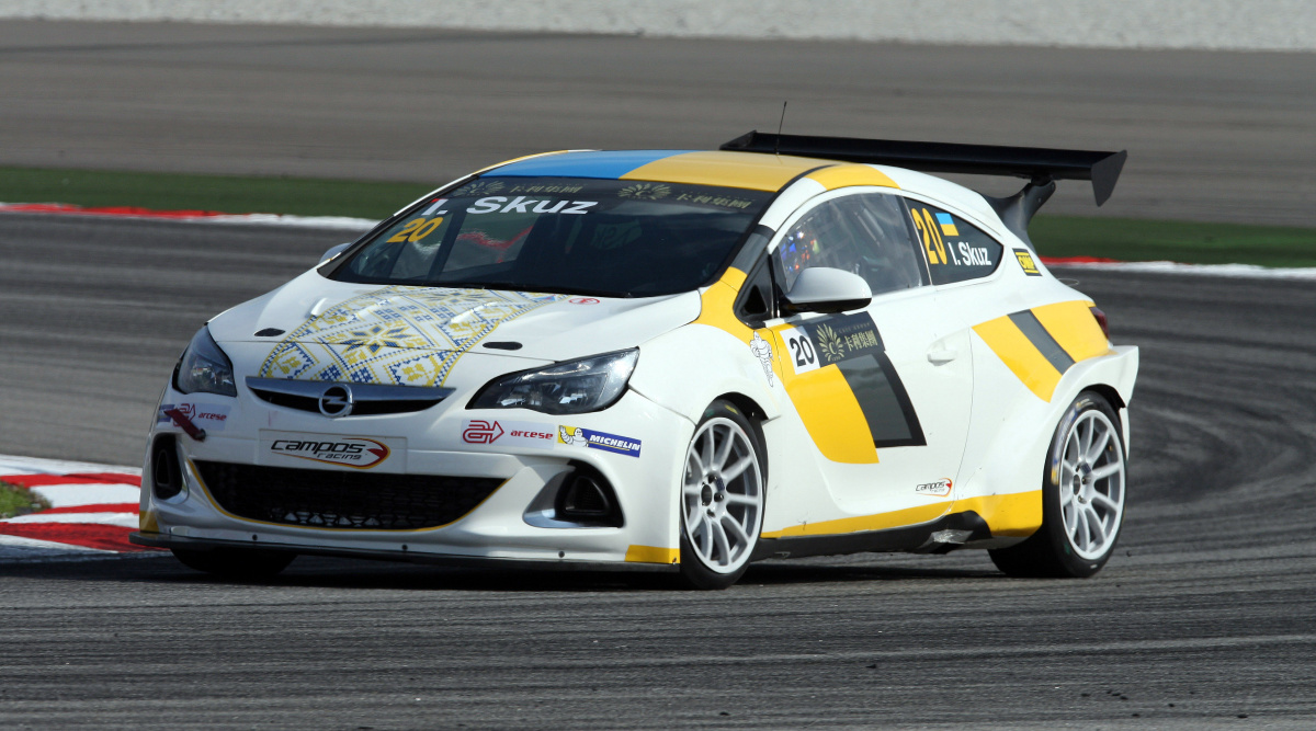 Igor Skuz - Campos Racing - Opel Astra OPC TCR