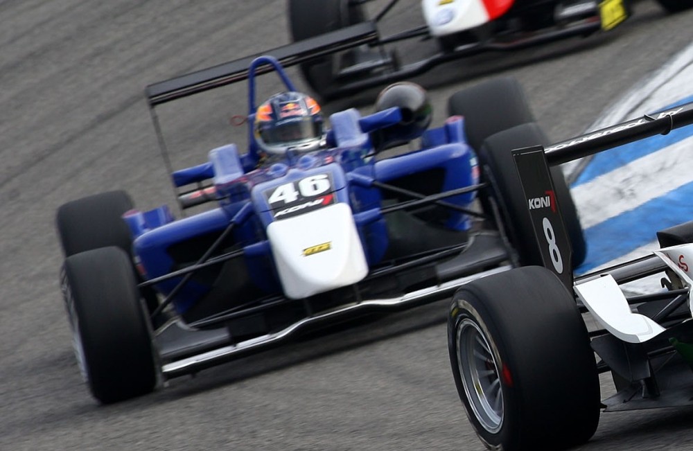 Oliver Oakes - Carlin Motorsport - Dallara F308 - AMG Mercedes