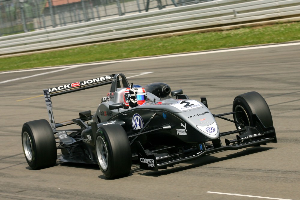 Kevin Magnussen - Carlin Motorsport - Dallara F308 - Volkswagen