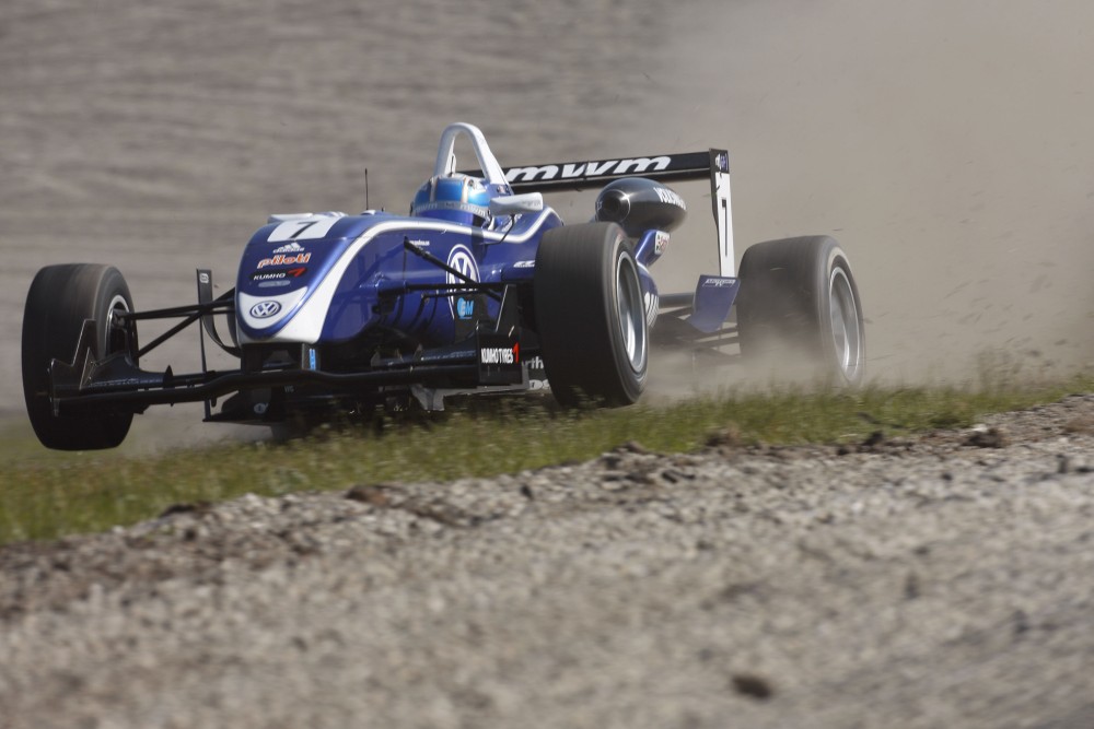 Rupert Svendsen-Cook - Carlin Motorsport - Dallara F308 - Volkswagen