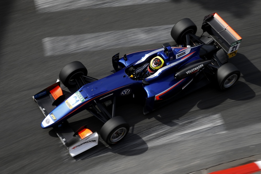 Jake Dennis - Carlin Motorsport - Dallara F312 - Volkswagen