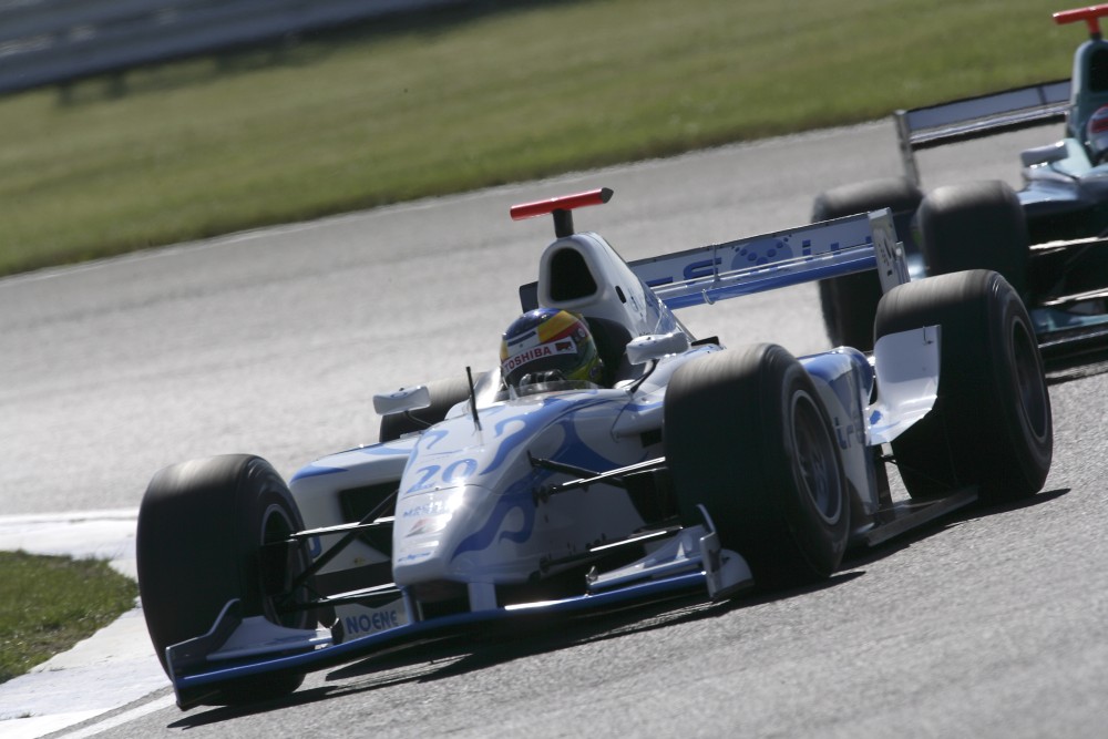 Mike Conway - David Price Racing - Dallara GP2/05 - Renault