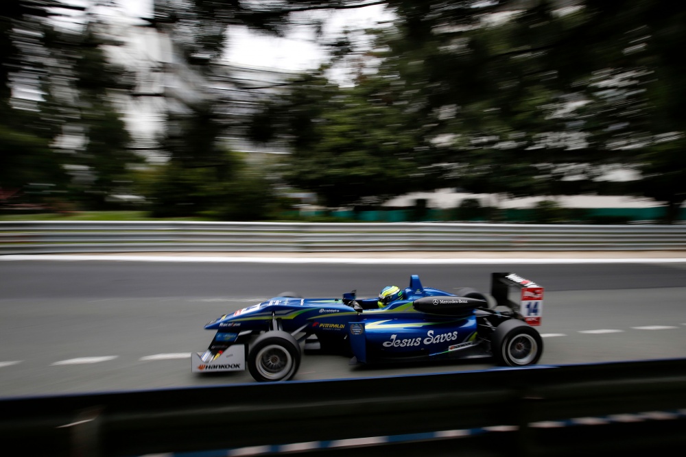 Felipe Guimaraes - Double R Racing - Dallara F312 - AMG Mercedes
