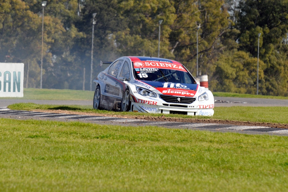 Facundo Regalia - Escudería FE - Peugeot 408 RPE V8