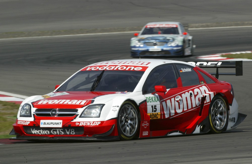 Timo Scheider - Holzer Rennsport - Opel Vectra GTS DTM (2004)