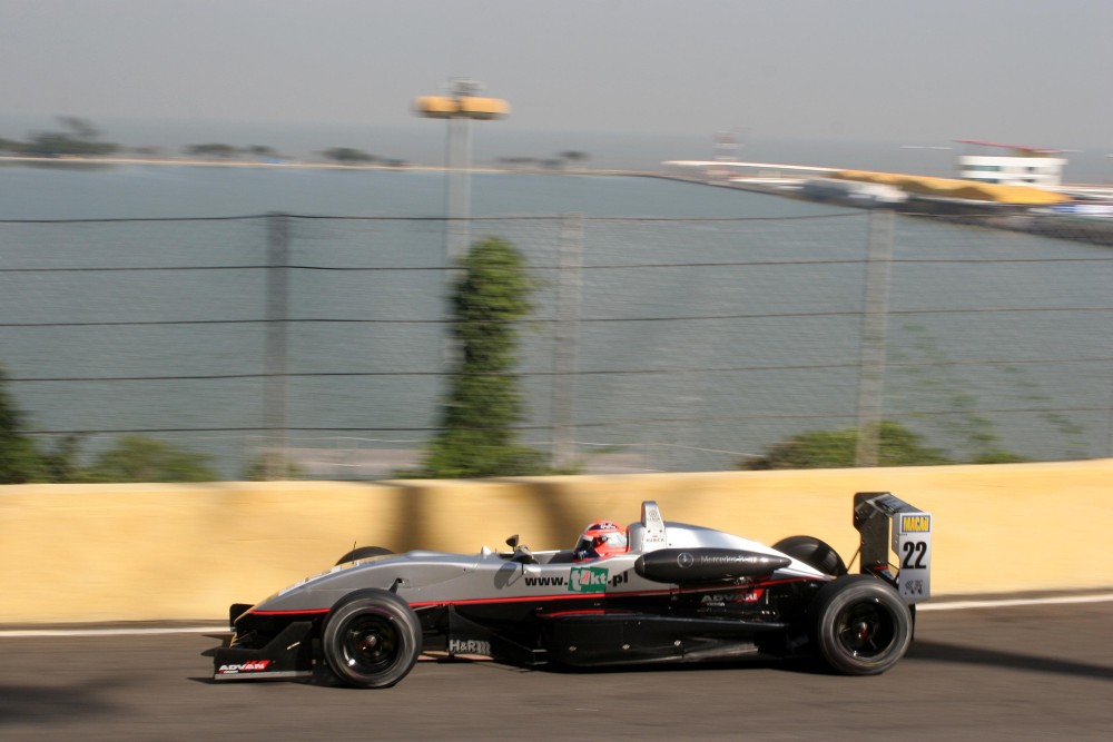 Robert Kubica - Manor Motorsport - Dallara F302 - AMG Mercedes