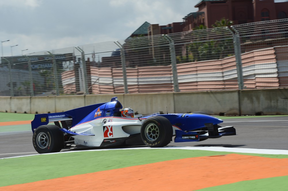 Yann Cunha - Ombra Racing - Lola B05/52 - Zytek