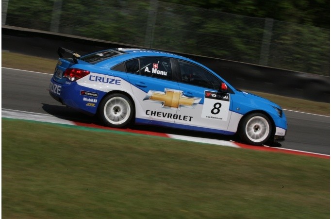 Alain Menu - Ray Mallock Limited - Chevrolet Cruze