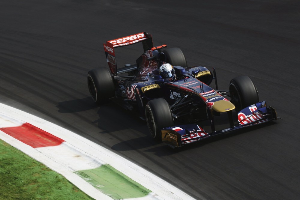 Sebastien Buemi - Scuderia Toro Rosso - Toro Rosso STR6 - Ferrari