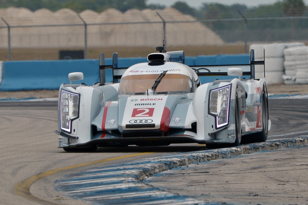 Allan McNishTom KristensenLucas di Grassi - Team Joest - Audi R18 e-tron quattro