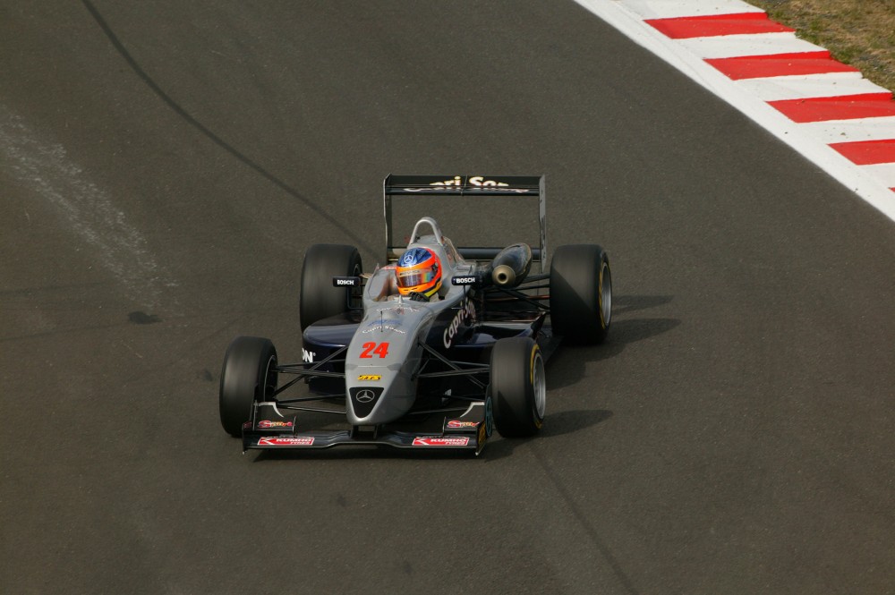 Adrian Sutil - Team Kolles - Dallara F302 - AMG Mercedes