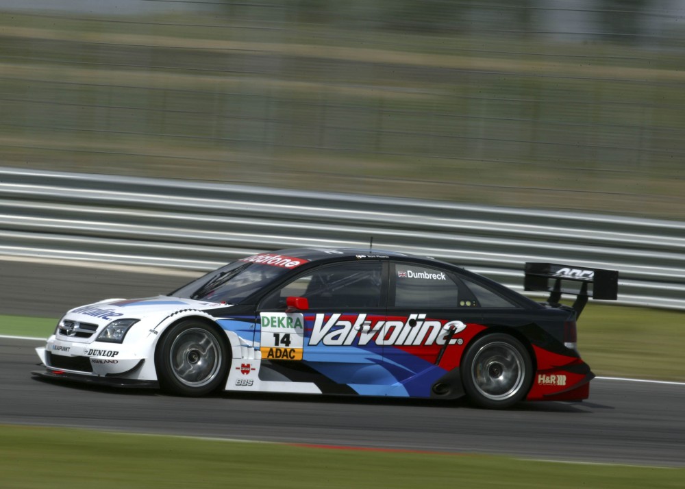 Peter Dumbreck - Team Phoenix - Opel Vectra GTS DTM (2004)