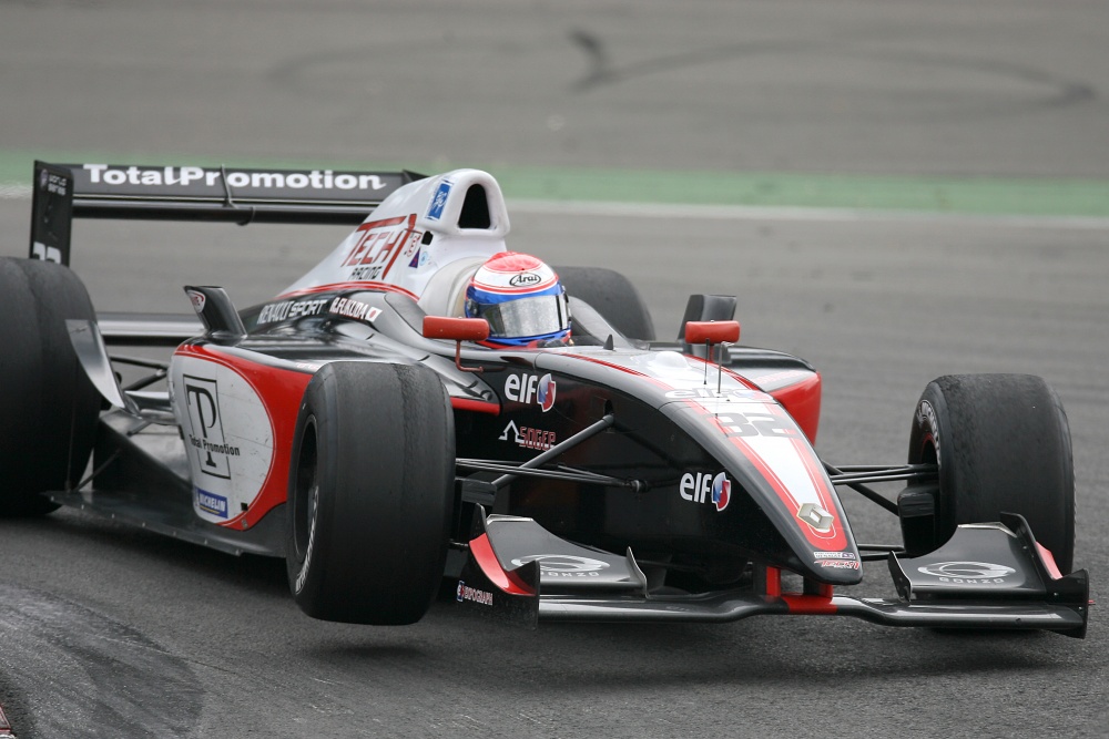 Ryo Fukuda - Tech 1 Racing - Dallara T05 - Renault