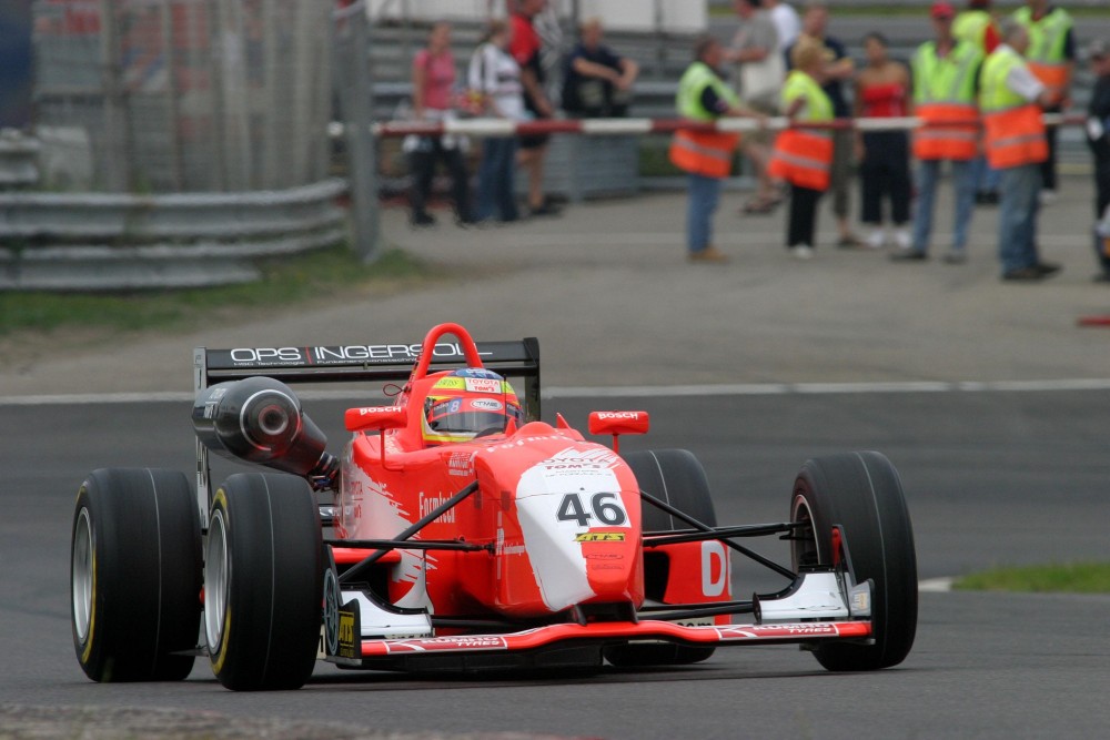Maximilian Götz - TME - Dallara F302 - TOM's Toyota