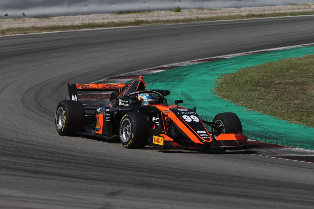 Sophia Flörsch - Van Amersfoort Racing - Tatuus F3 T-318 - Alfa Romeo