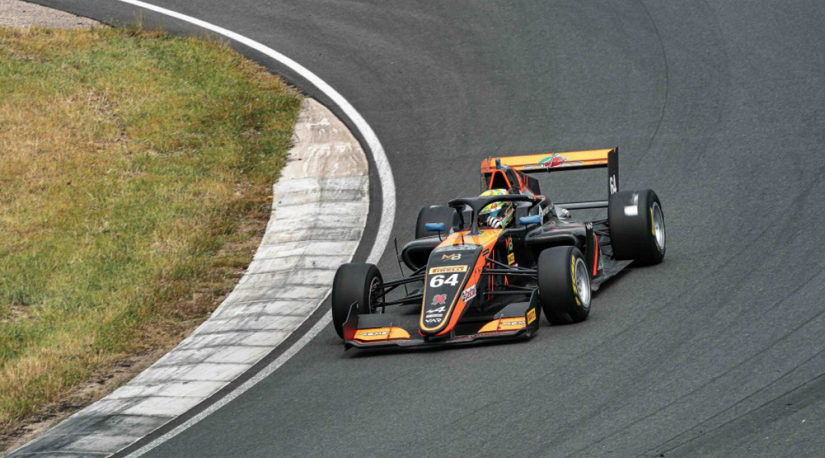 Mari Boya - Van Amersfoort Racing - Tatuus F3 T-318 - Alpine