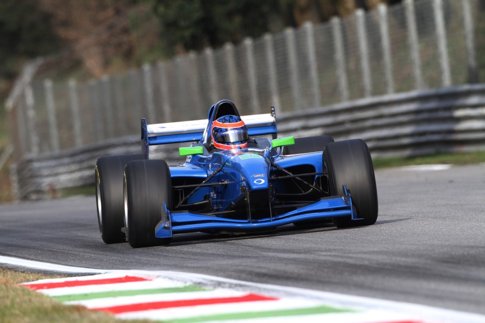 Andrea Roda - Virtuosi Racing - Lola B05/52 - Zytek (2013)