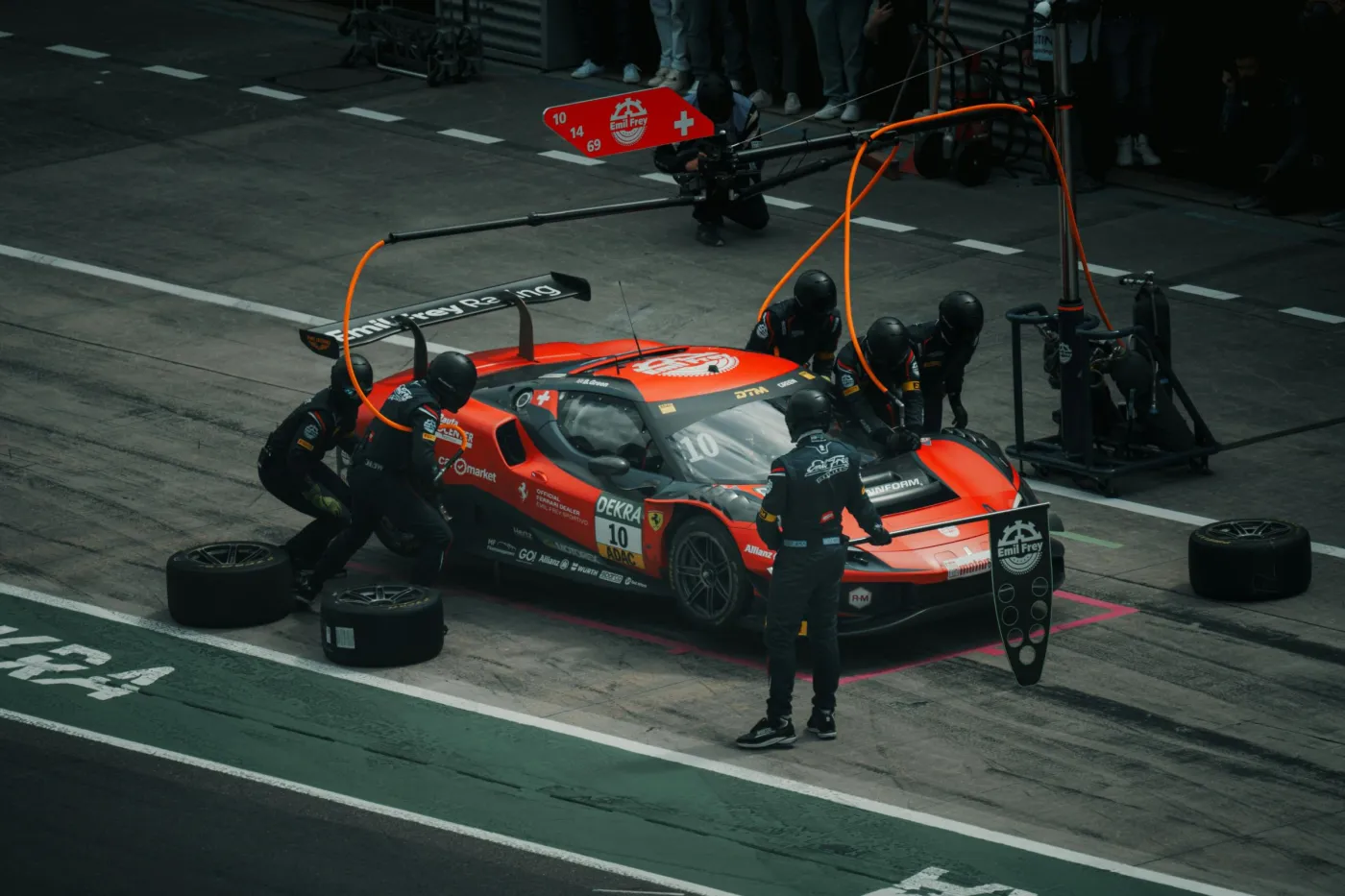 Vom Rennsport zur Straße – Was Ihre Werkstatt von der DTM lernen kann