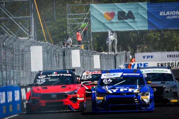 Speedsport KW 11/26: Premiere in Arlington