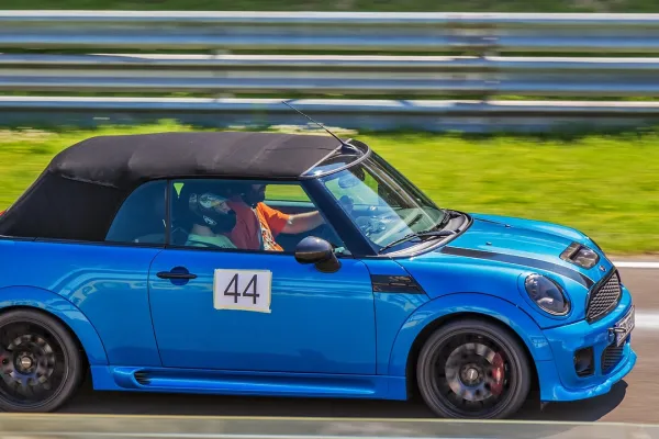 Welche Wartungsintervalle gelten für Trackday-Fahrzeuge