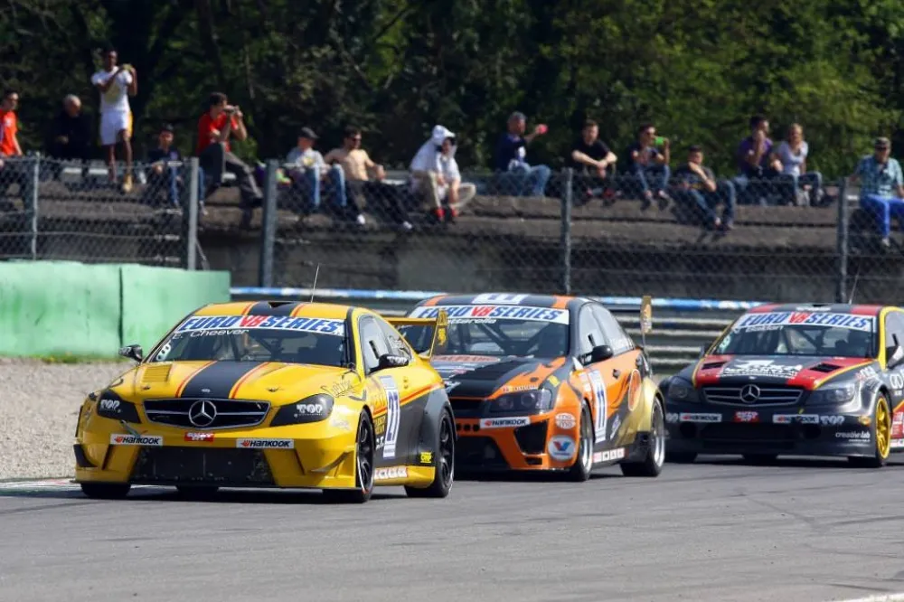 New drivers, known cars: Eddie Cheever III. and Nicola Baldan drive the RRT-Mercedes