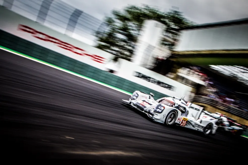 Pole Position for the Porsche Trio Webber/Hartley/Bernhard