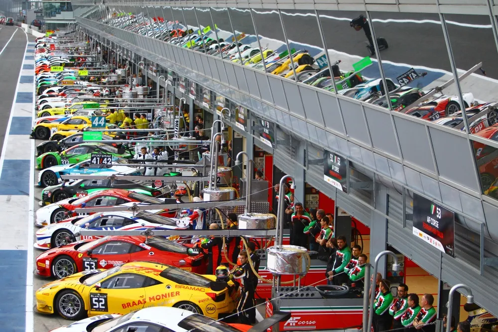Crowded pit lane at the Blancpain Endurance Series