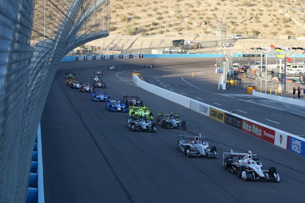 Start of the Phoenix Grand Prix 2017