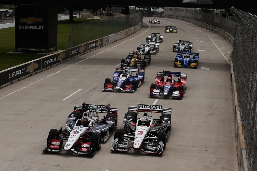 Start for Saturday races: Rahal and Castroneves in row 1