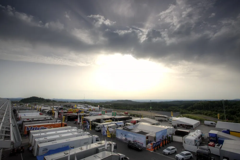 Sunshine greets the GT teams at the Nurburgring