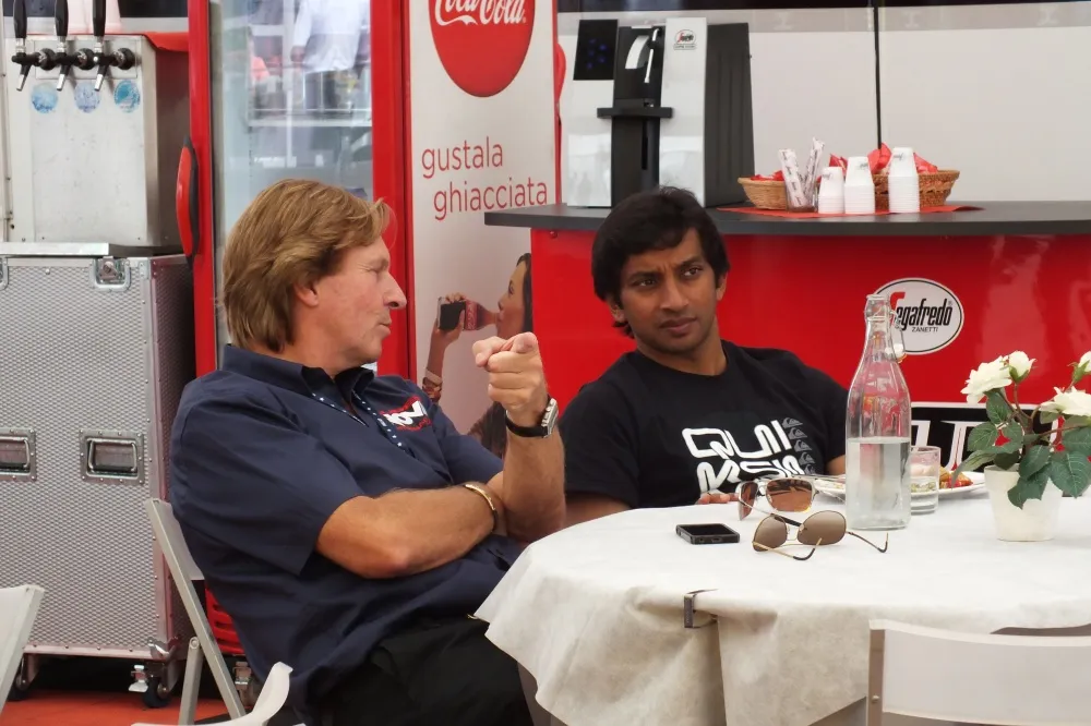 Pole Sitter Narain Karthikeyan with David Sears