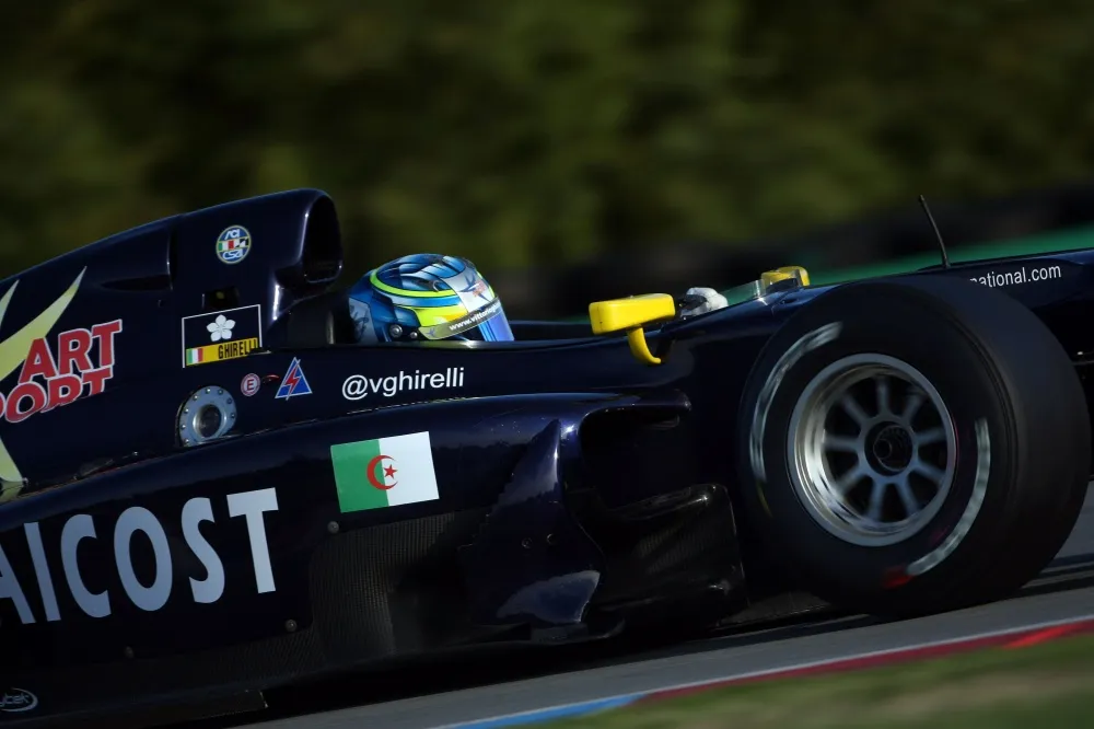 Vittorio Ghirelli put his Supernova on pole