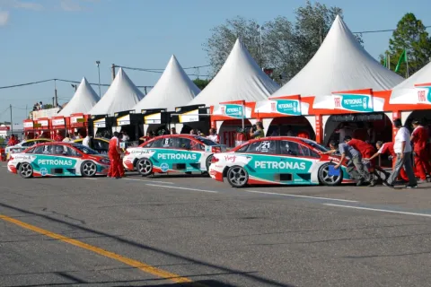 In the pitlane: Equipo Fiat Petronas