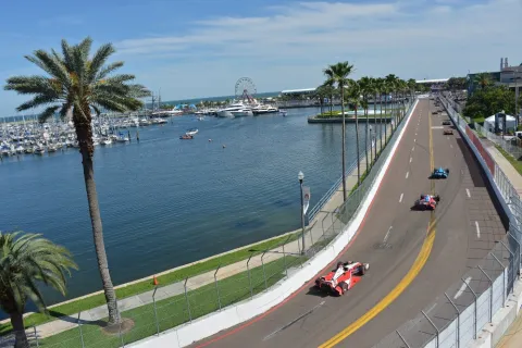 The Circuit of St.Petersburg leads around the harbor