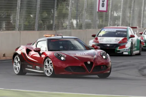 Eye-catching: Alfa Romeo 4C as SafetyCar