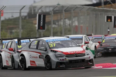 Citroen off the front: Start of the first race