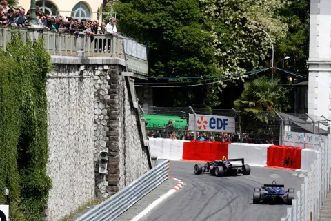 Unique Circuit: The street canyons of Pau