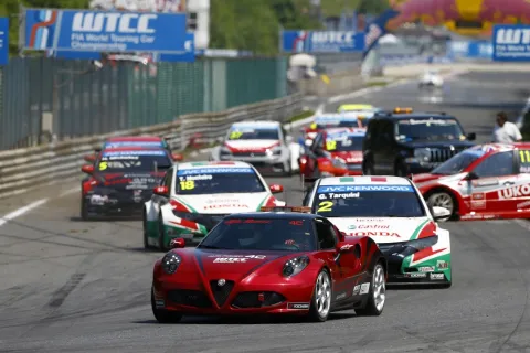 Safety Car deployment after the start accident