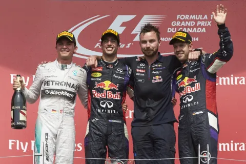 Daniel Ricciardo wins ahead of Nico Rosberg and Sebastian Vettel