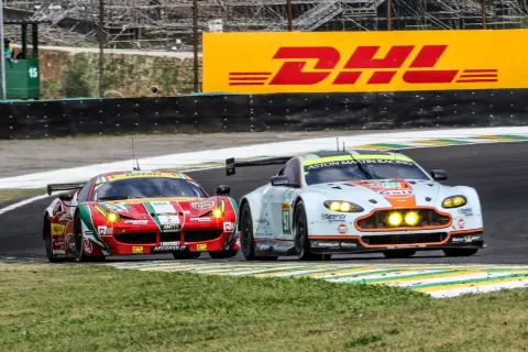 GT Fighting: Aston Martin against Ferrari
