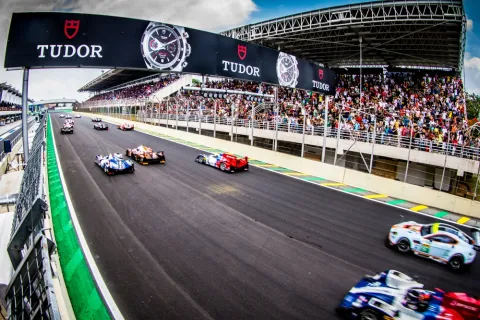 Start of the 6 hour race