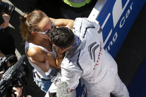 Winner kiss for Pechito