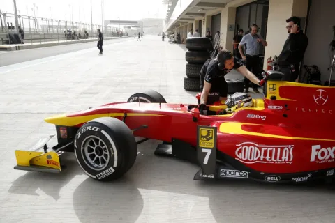 Coming from Formula 3: Jordan King starts for Racing Engineering