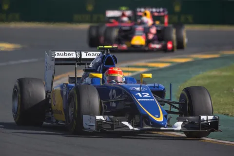 Strong debut race by Felipe Nasr