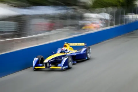 Spectacular chase: Buemi drives from the back of the grid to 2nd place